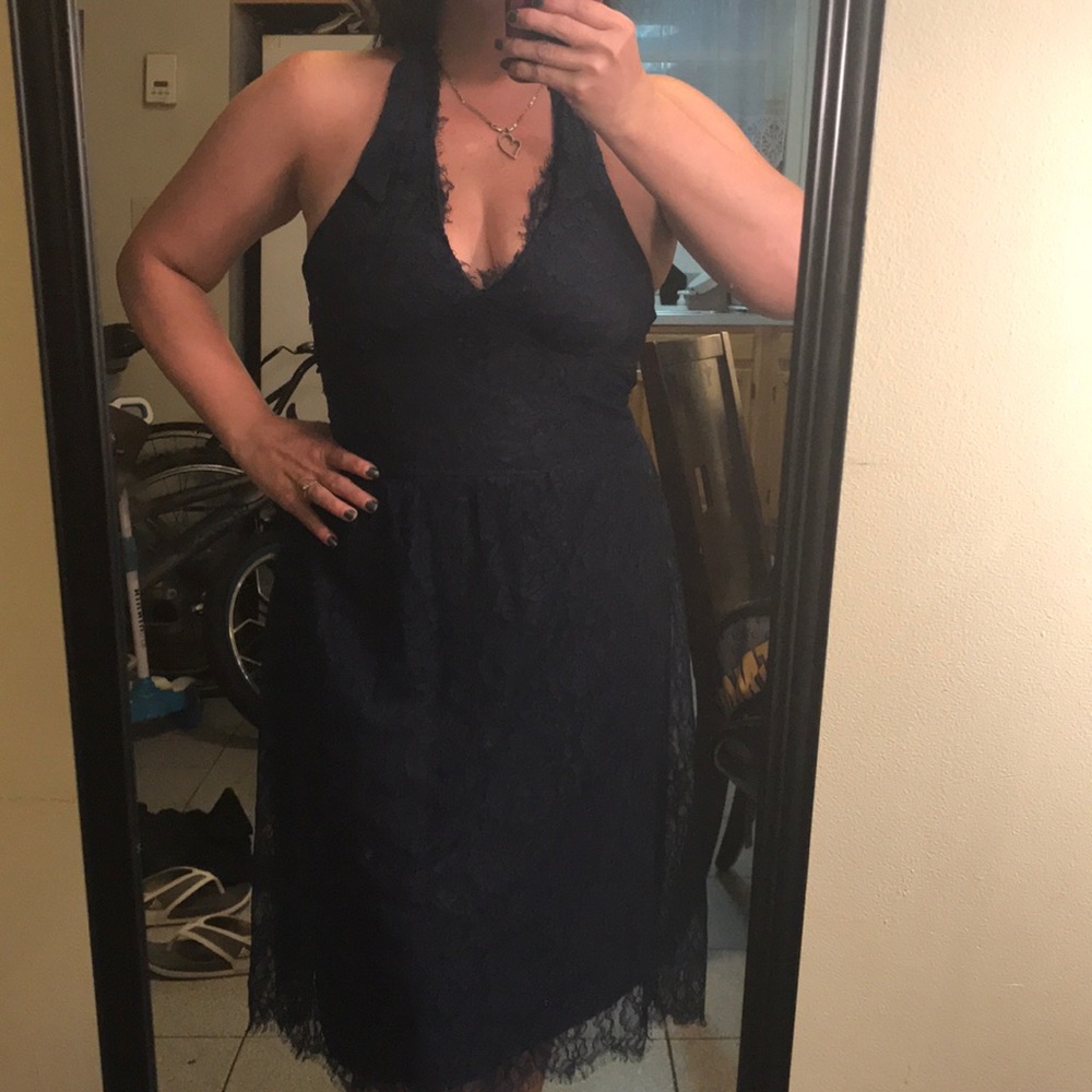 🌺🌟Beautiful vintage lace Navy halter knee length